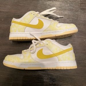 Nike Dunk Low - Yellow Strike